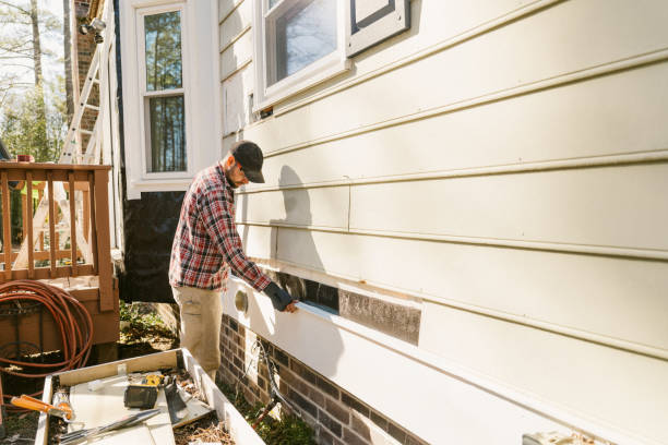 Trusted Storm Damage Siding Repair service in Bushnell, IL - Creative Siding